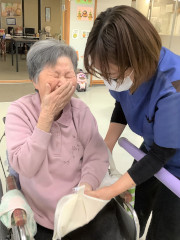 ご利用者様写真リハビリ談笑